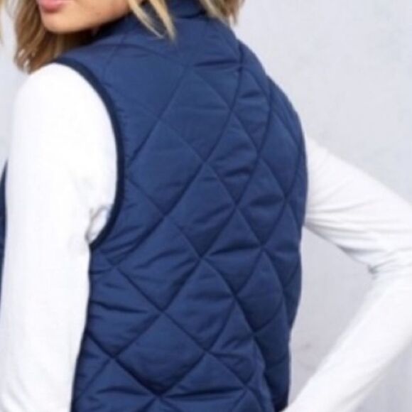 Reversible Sherpa Vest - Picture 16 of 16